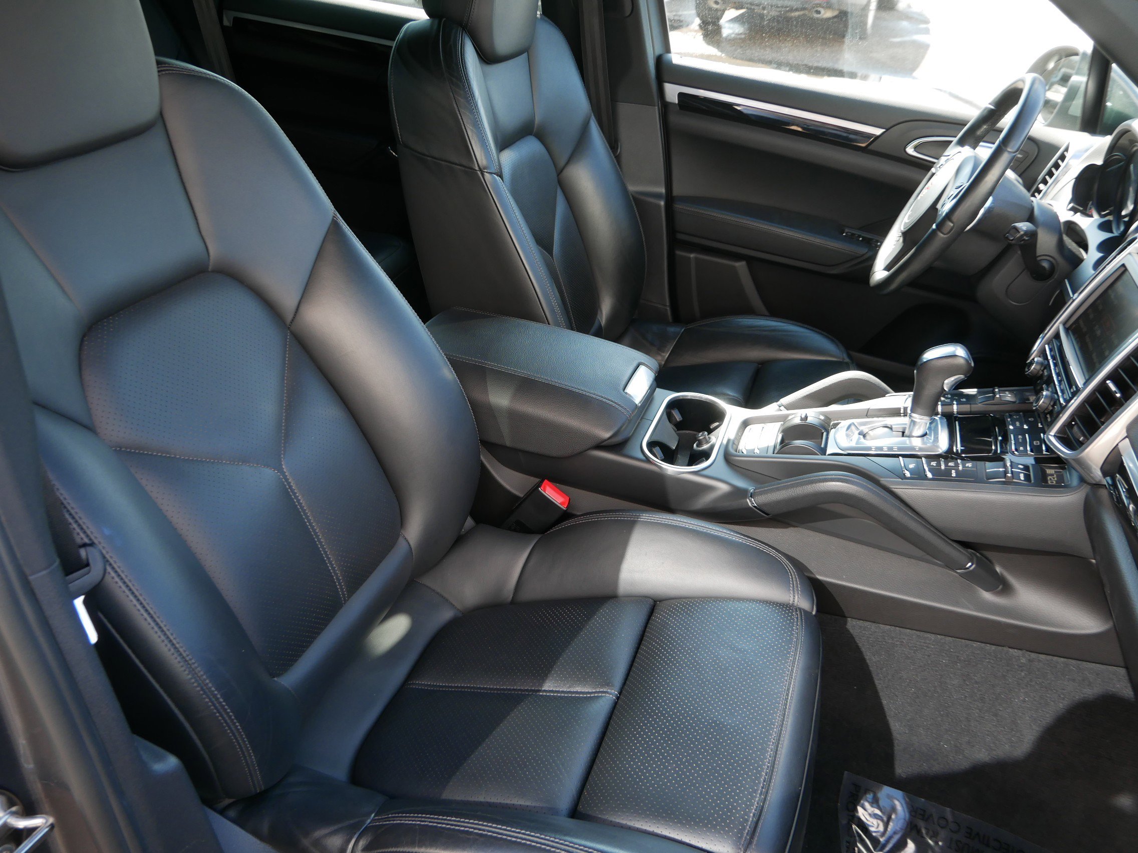 Used 2011 Porsche Cayenne S image 23
