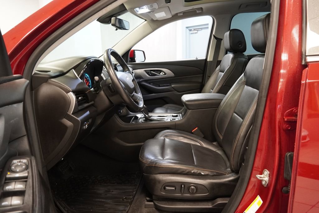 Used 2018 Chevrolet Traverse LT image 4