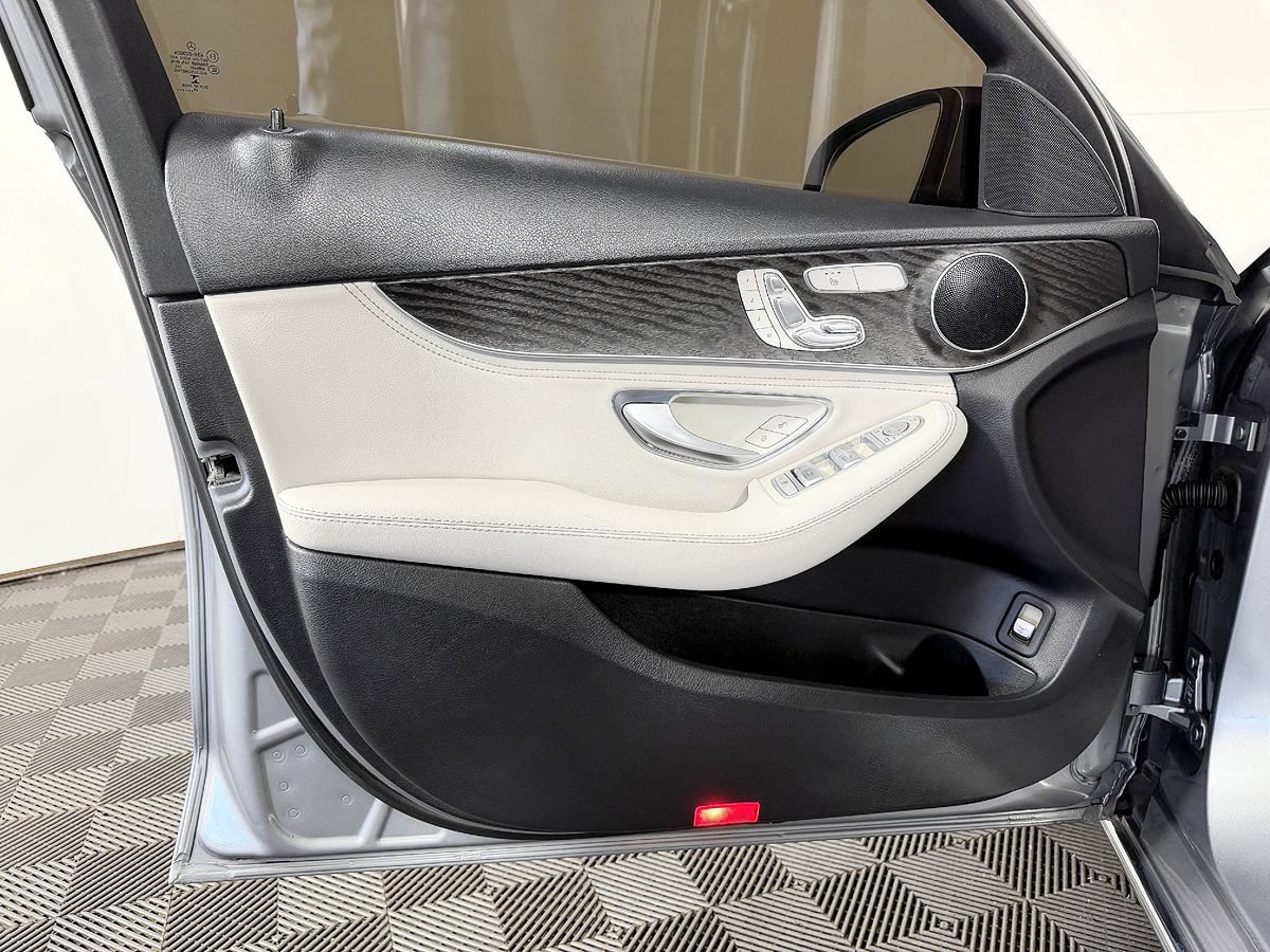 Used 2016 Mercedes-Benz C 300 4MATIC Sedan image 27