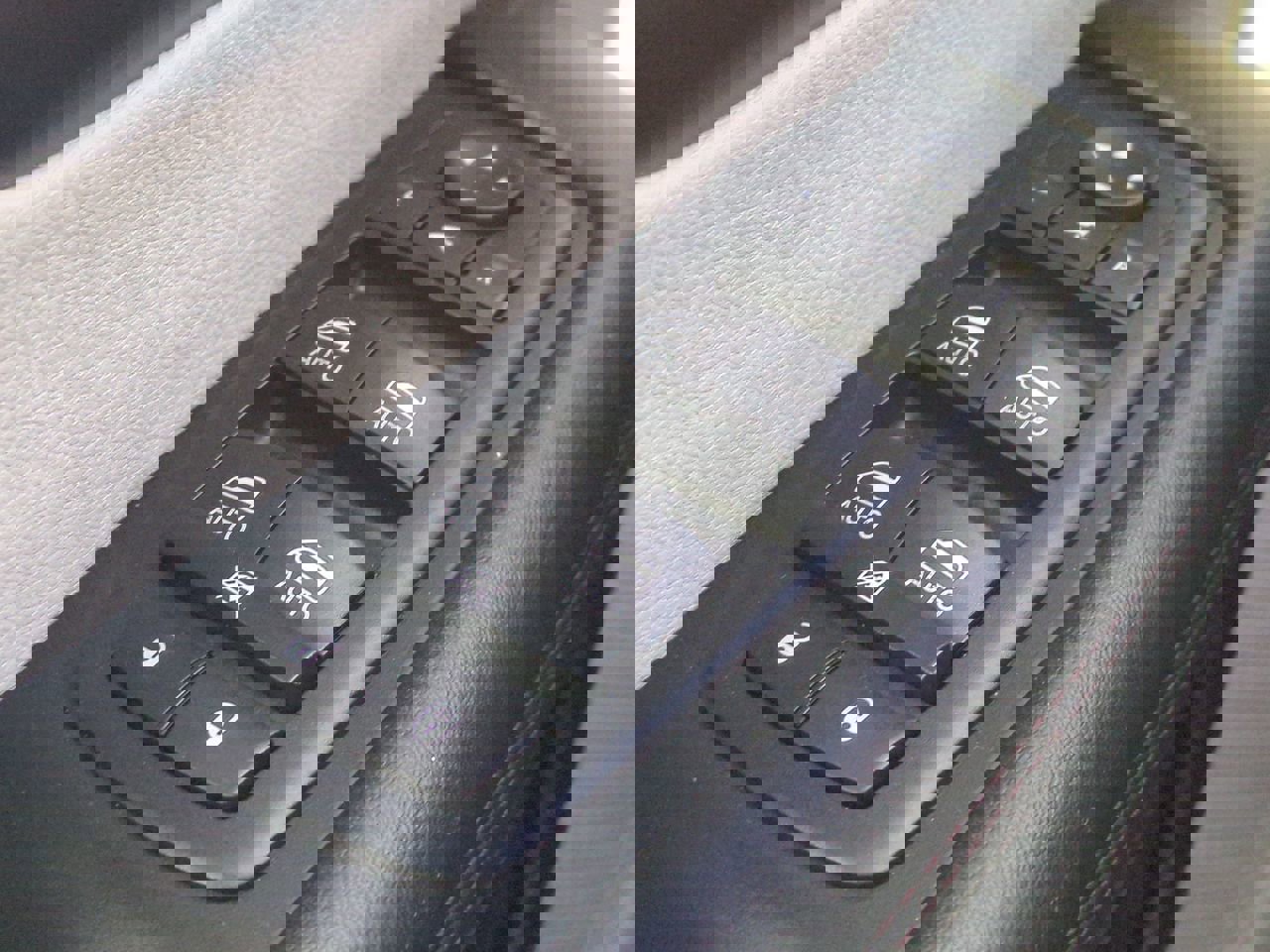 Used 2017 Chrysler Pacifica Limited image 22