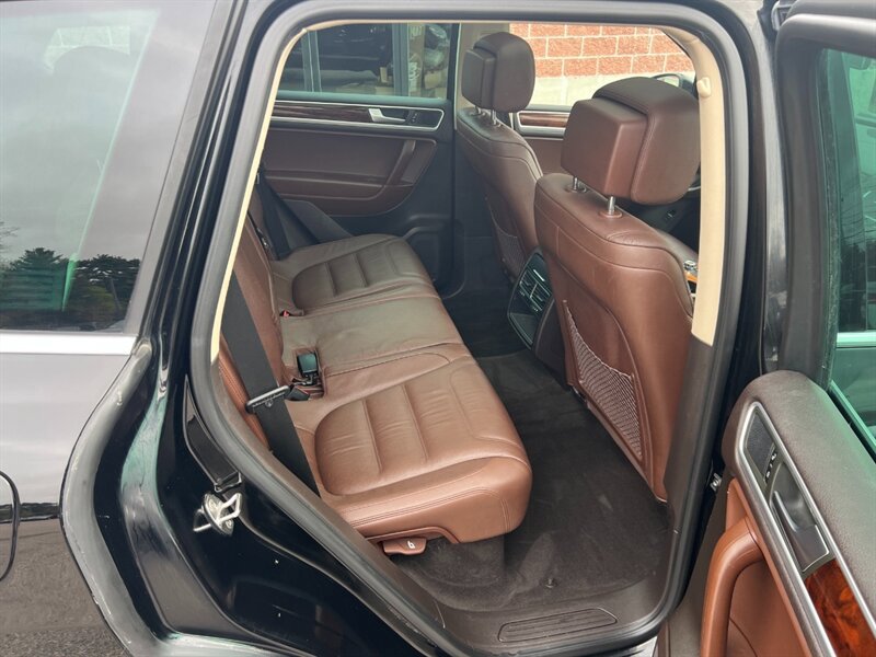 Used 2014 Volkswagen Touareg VR6 AWD/4WD image 12