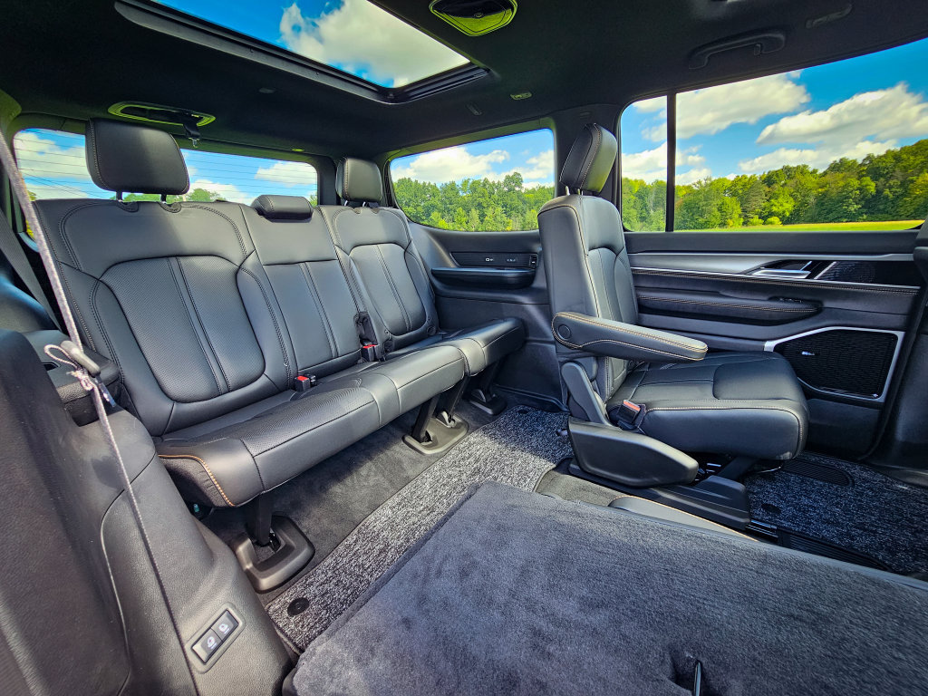 New 2026 Jeep Grand Wagoneer 4WD image 42