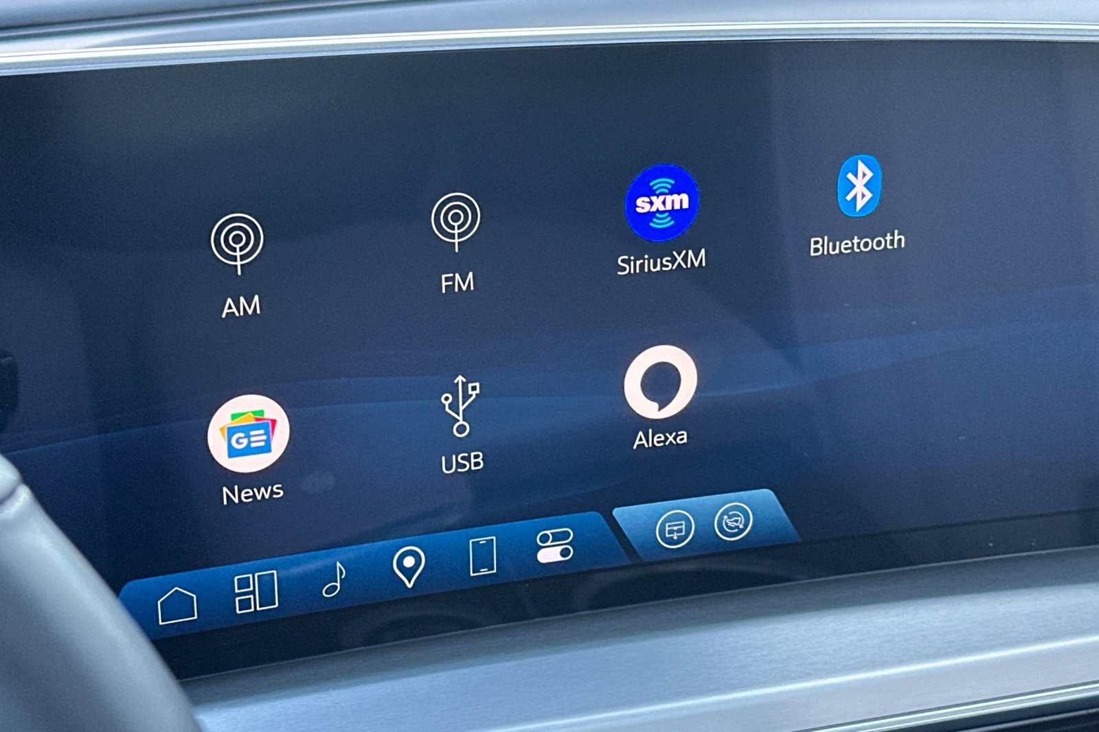 Certified 2025 Cadillac Lyriq Luxury image 24