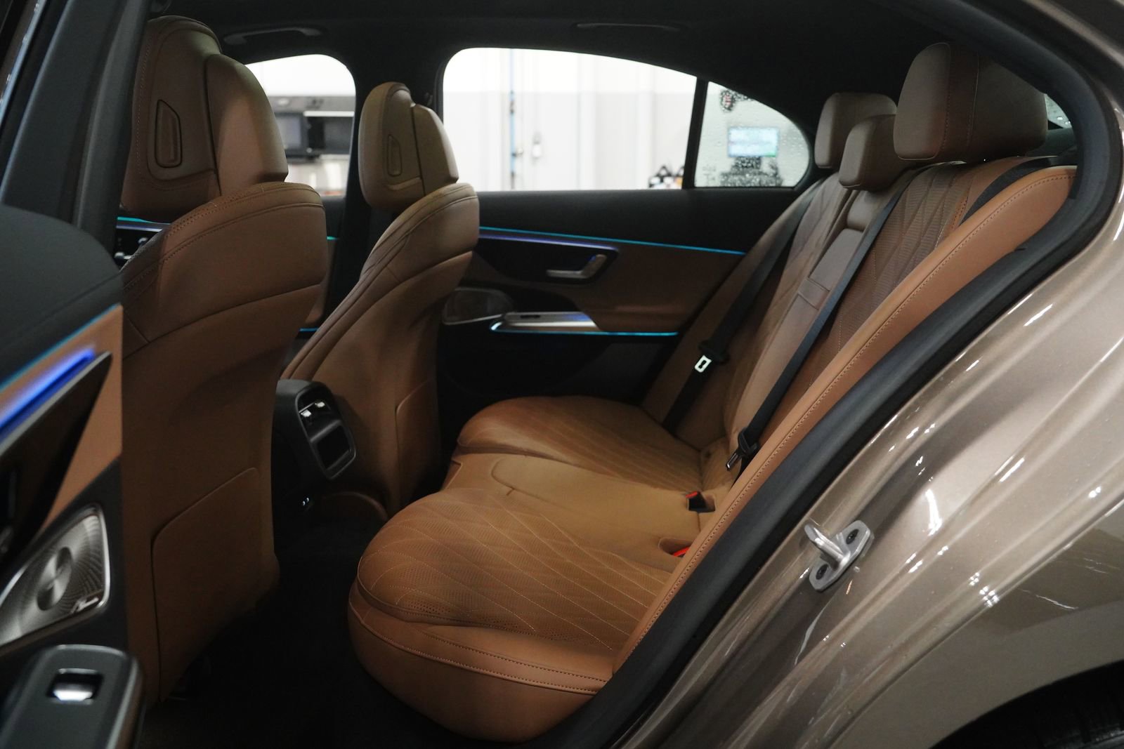 New 2026 Mercedes-Benz E 350 4MATIC Sedan image 16