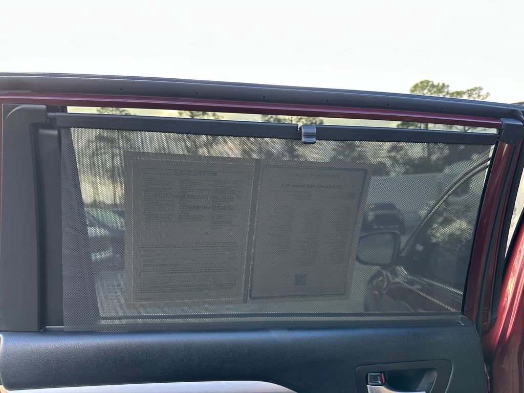 Used 2018 Toyota Highlander XLE image 32