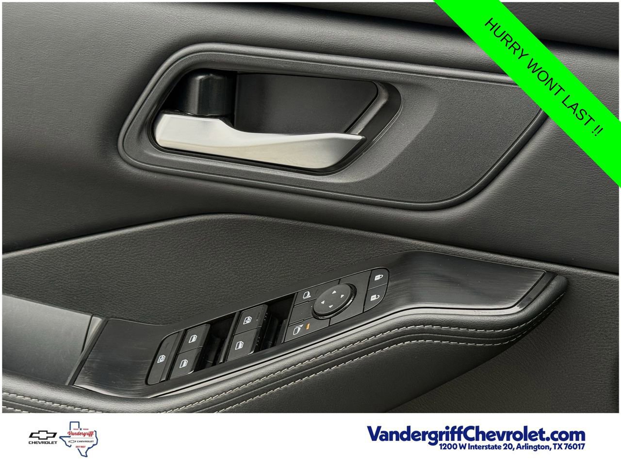 Used 2025 Nissan Rogue SV AWD/4WD image 21