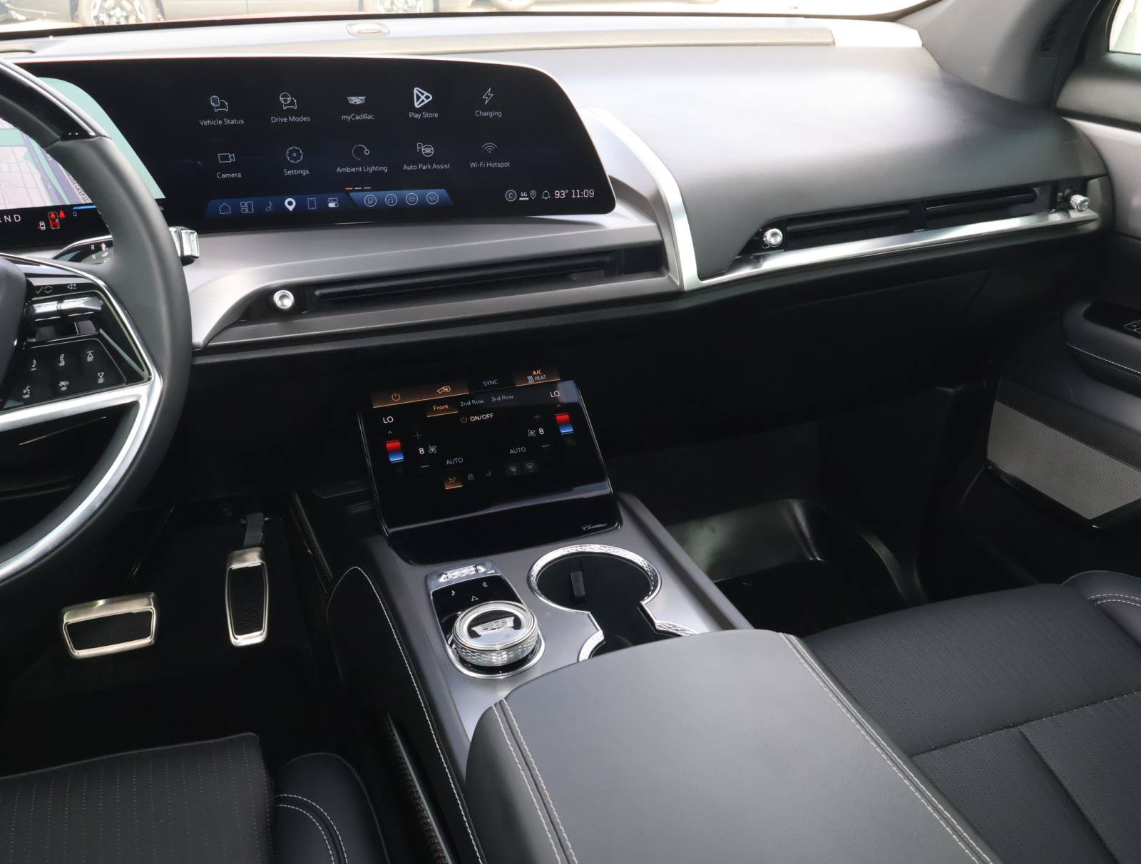 Certified 2027 Cadillac Vistiq Luxury AWD/4WD image 17