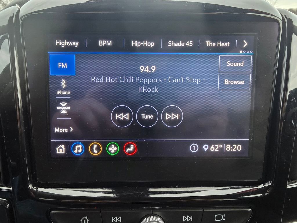 Used 2020 Chevrolet Traverse LT w/ LPO, Blackout Package image 19