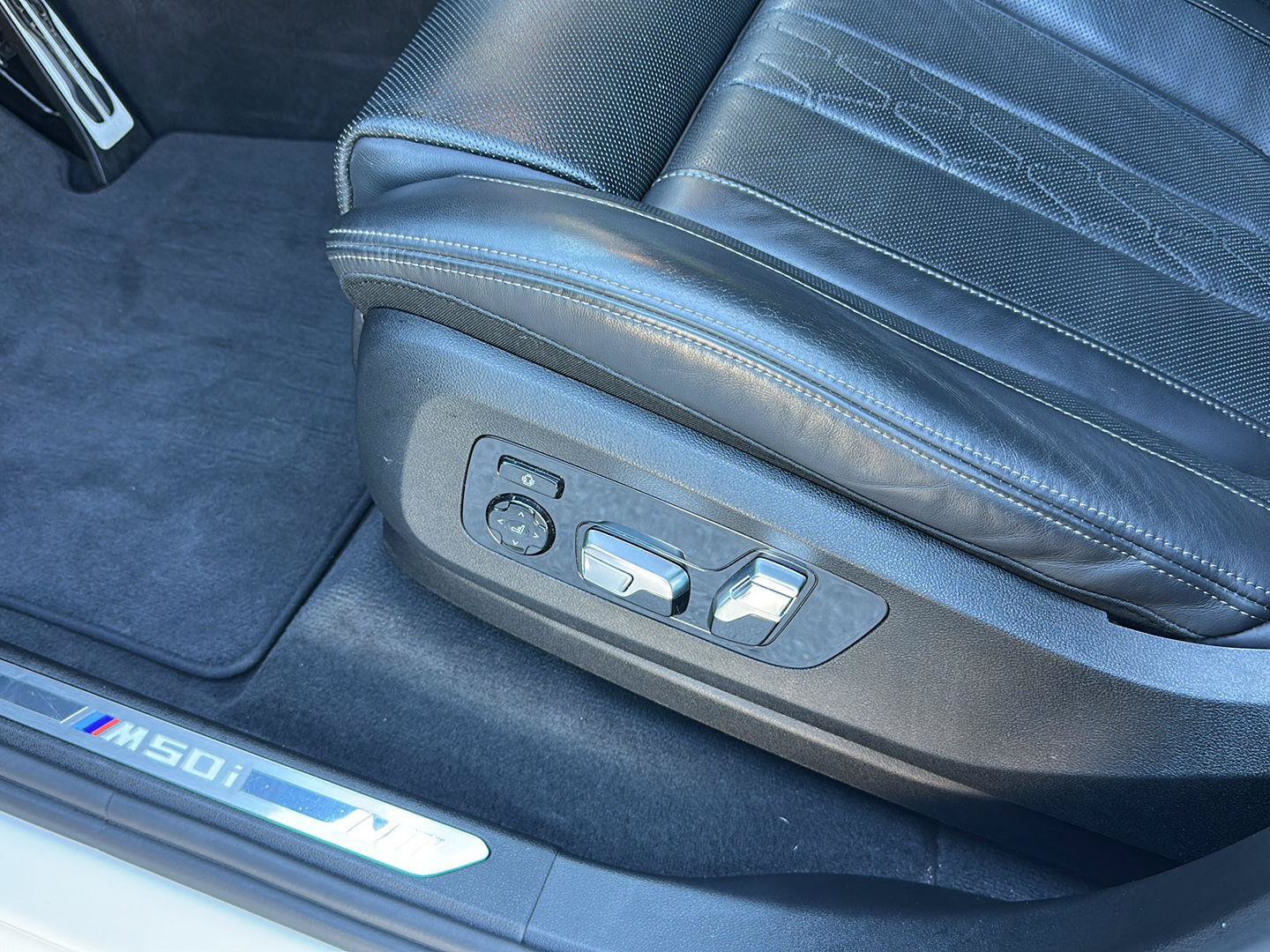 Used 2020 BMW X5 M50i w/ Executive Package AWD/4WD image 12