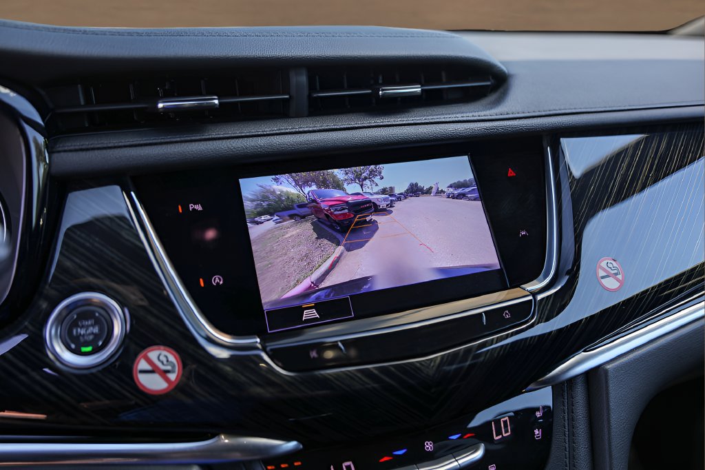 Certified 2025 Cadillac XT6 Premium Luxury FWD image 17