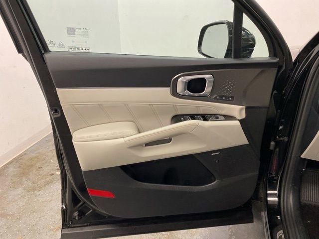 Used 2023 Kia Sorento SX Prestige image 19