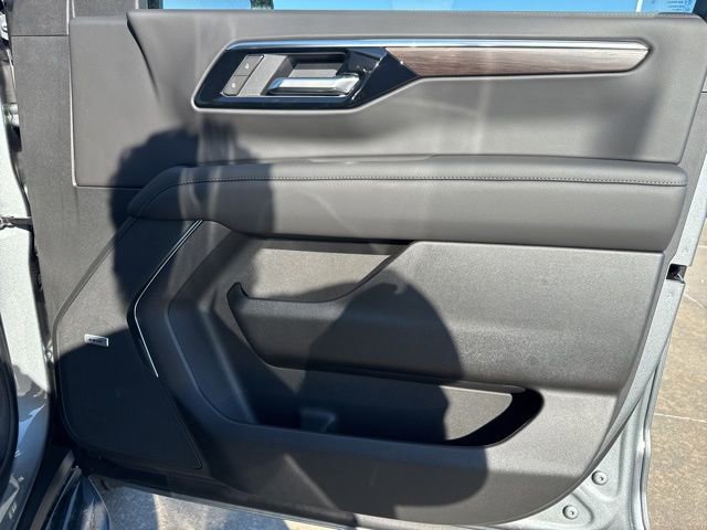 New 2026 Chevrolet Suburban LT w/ Comfort Package image 24