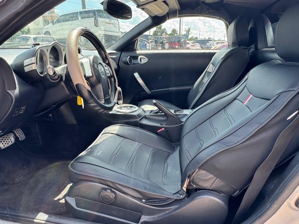 Used 2004 Nissan 350Z Touring RWD image 9