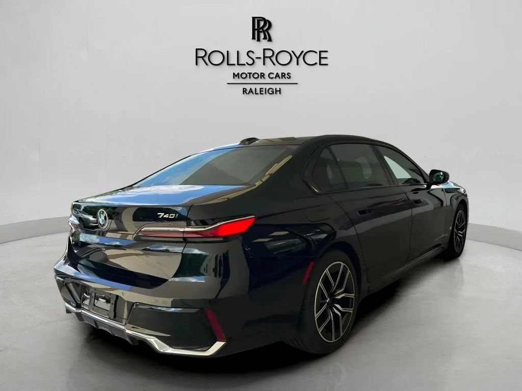Used 2023 BMW 740i w/ Parking Assistance Package RWD image 4