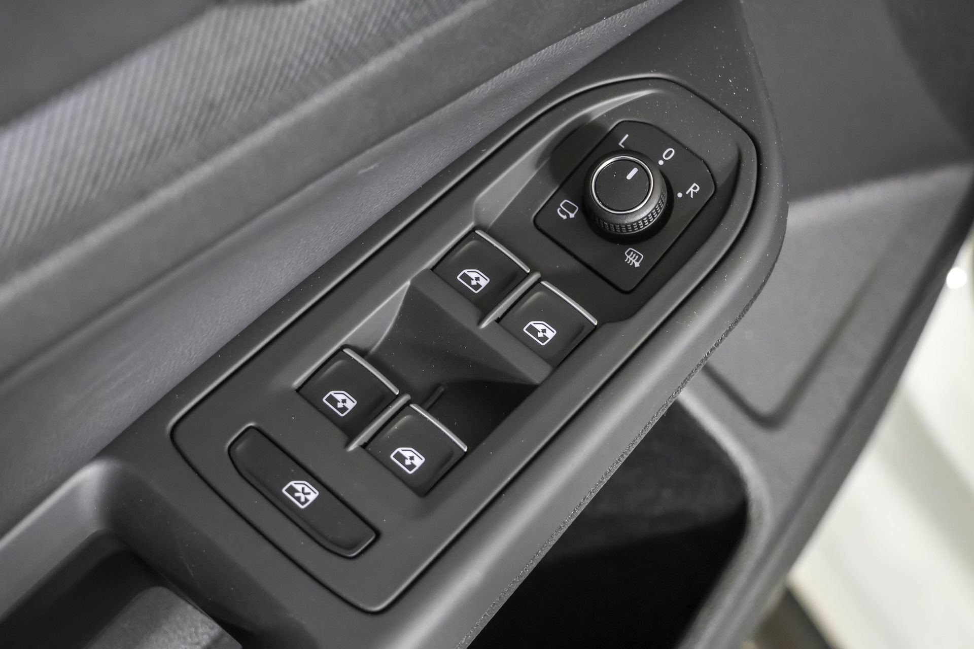 New 2026 Volkswagen GTI SE FWD image 34