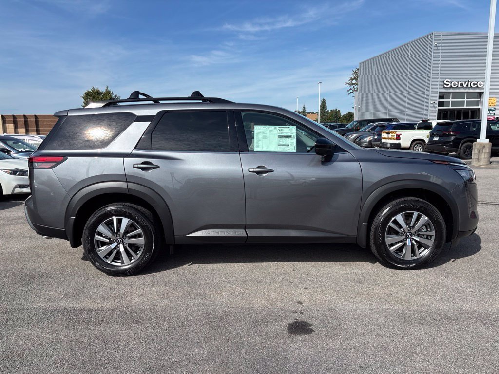 New 2026 Nissan Pathfinder SL AWD/4WD image 4