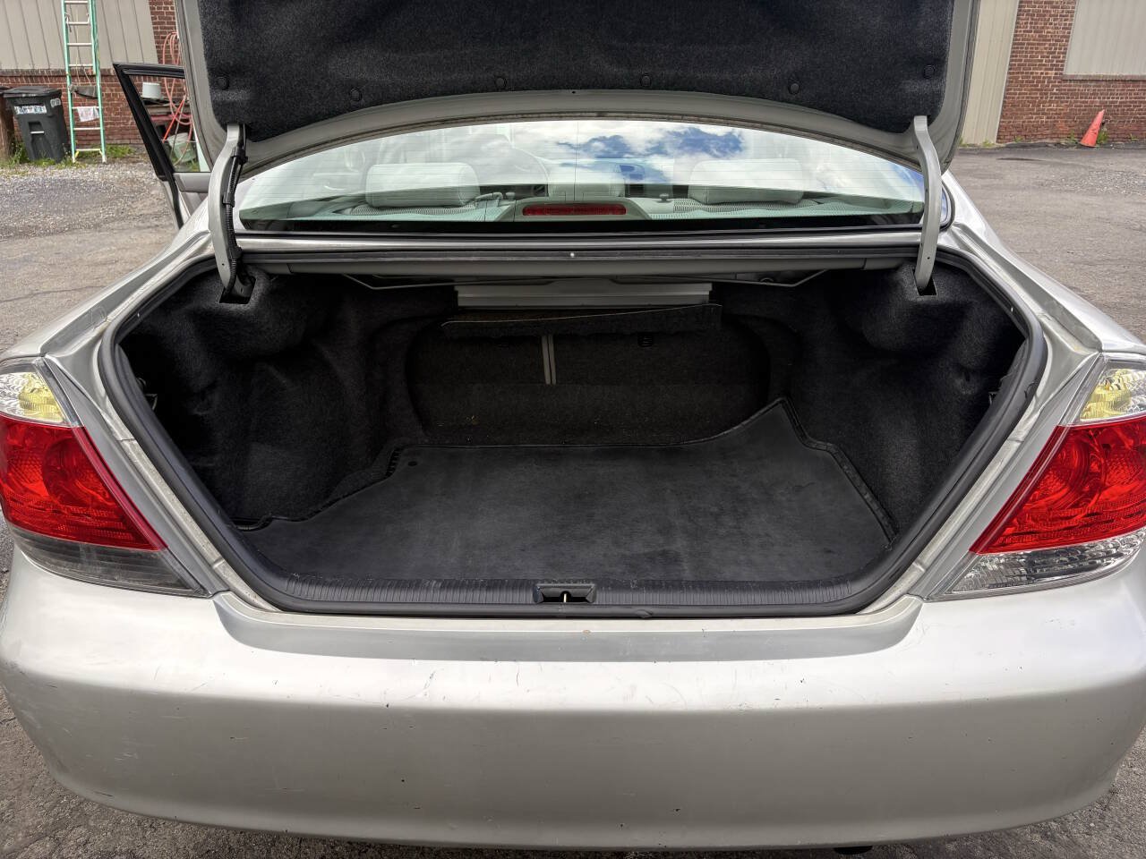 Used 2005 Toyota Camry LE FWD image 7