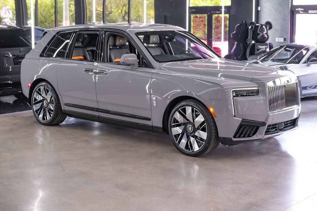 Used 2026 Rolls-Royce Cullinan AWD/4WD image 6