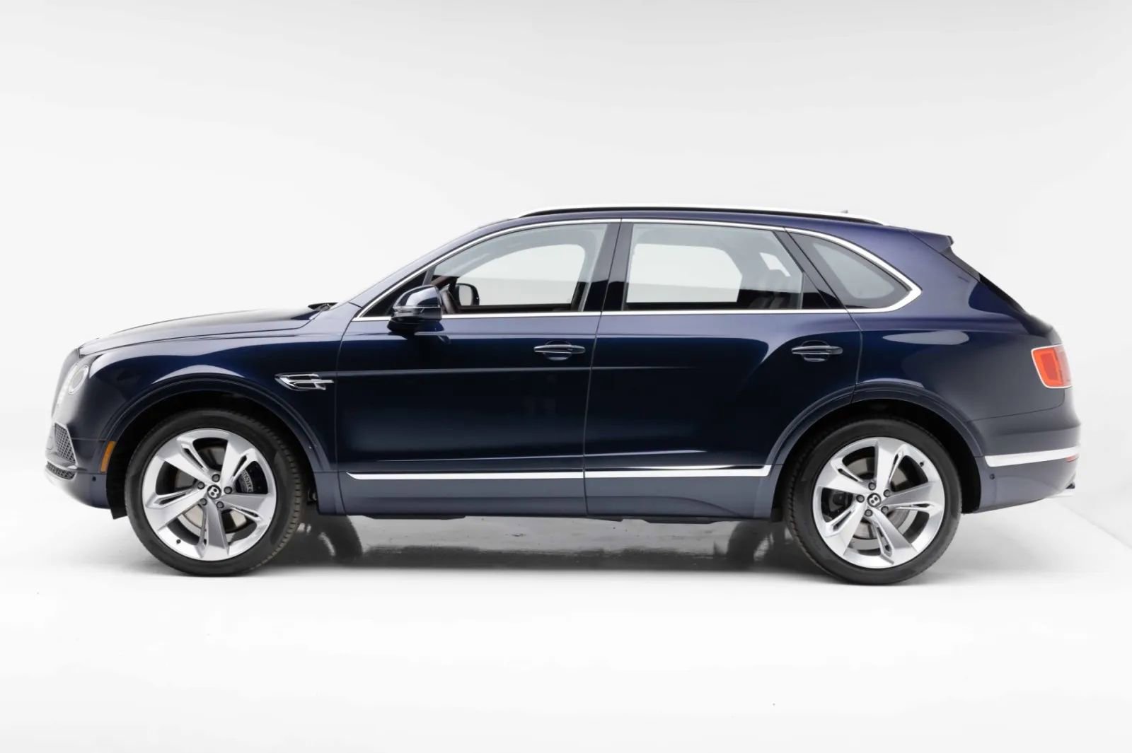 Used 2019 Bentley Bentayga AWD/4WD image 13