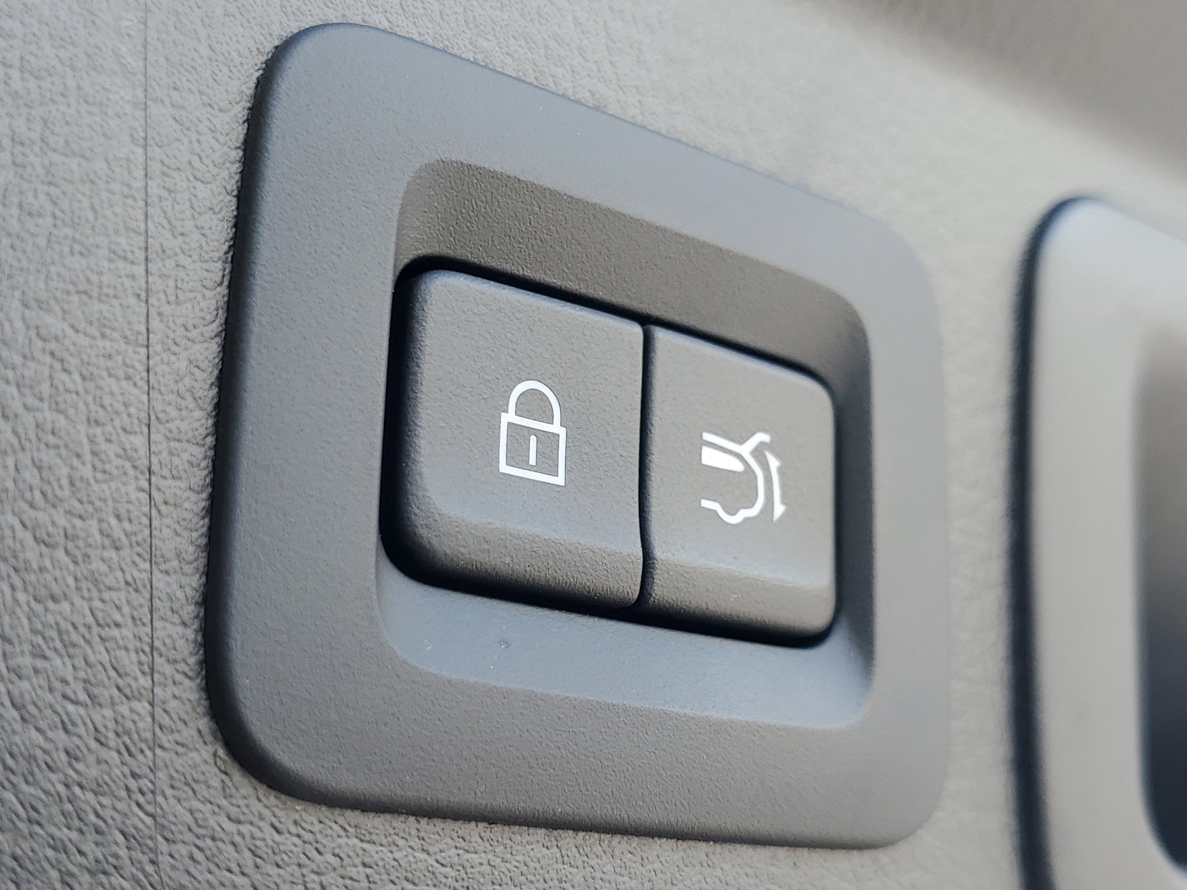 Used 2023 MAZDA CX-50 Meridian Edition w/ Apex Package image 9