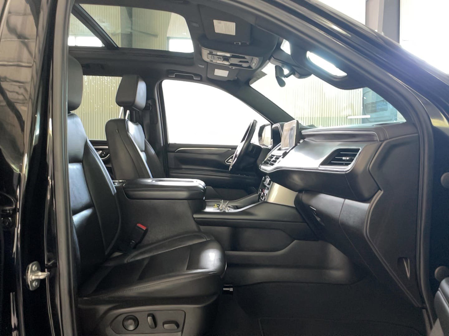 Used 2021 Chevrolet Tahoe LT w/ LT Signature Plus Package AWD/4WD image 25