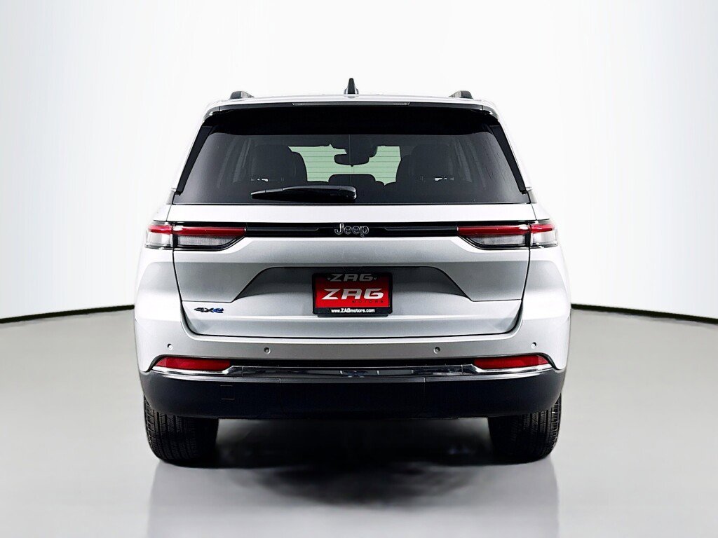 Used 2022 Jeep Grand Cherokee Limited 4xe AWD/4WD image 4