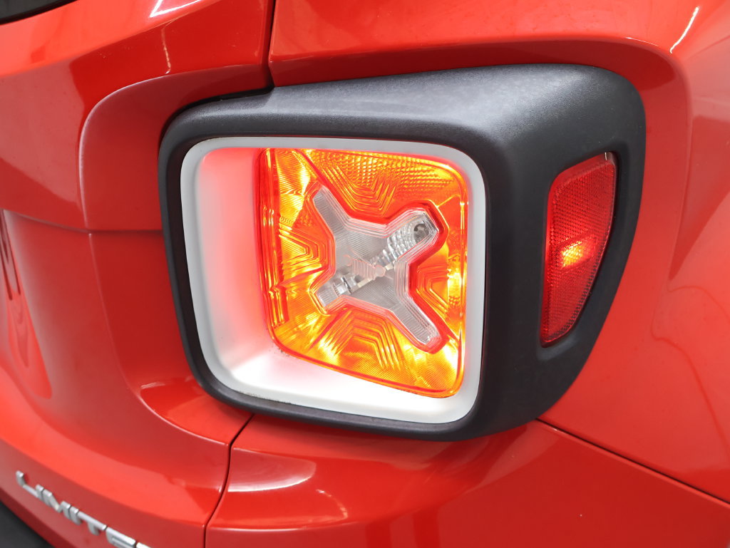 Used 2017 Jeep Renegade Limited FWD image 32