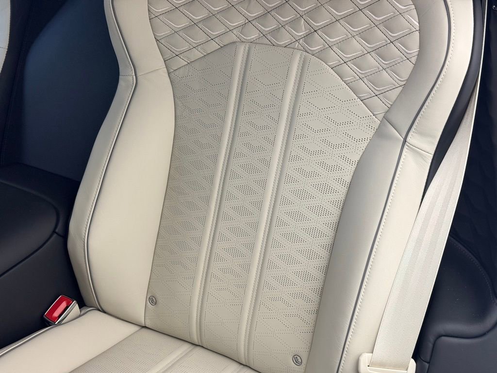 New 2026 Bentley Flying Spur Plug-In Hybrid image 17