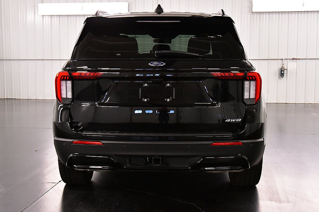 Used 2025 Ford Explorer ST-Line w/ ST-Line Street Pack AWD/4WD image 6