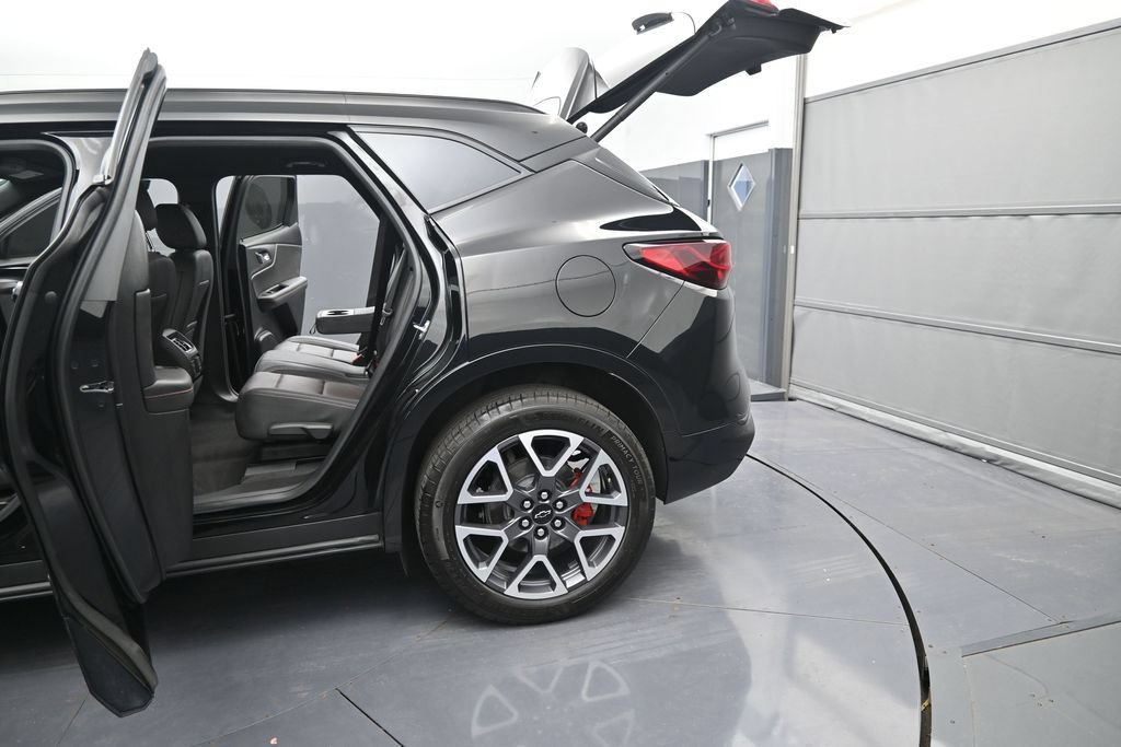 Certified 2023 Chevrolet Blazer RS w/ Driver Confidence II Package AWD/4WD image 12