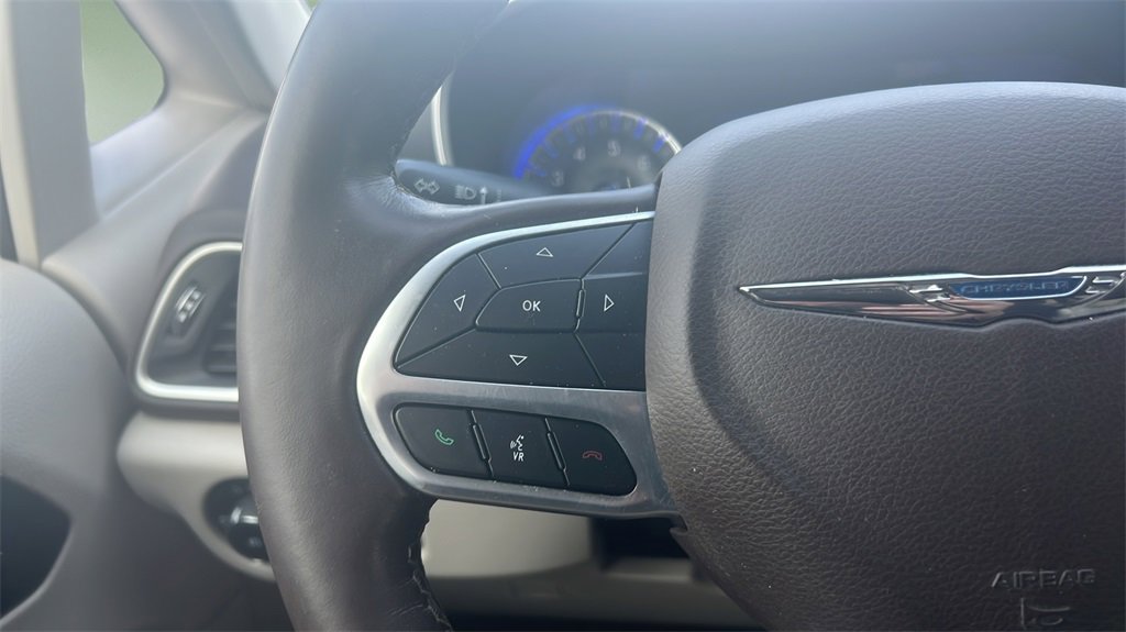 Used 2020 Chrysler Pacifica Touring-L Plus w/ Advanced Safetytec Group image 26