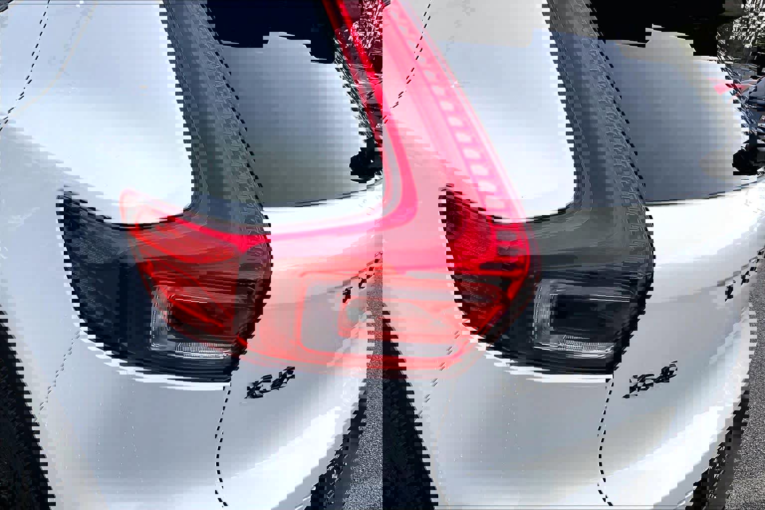 New 2026 Volvo XC40 B5 Ultra w/ Protection Package Premier image 5