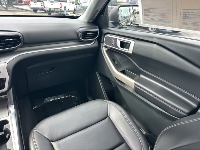 Used 2023 Ford Explorer XLT w/ Equipment Group 202A image 14