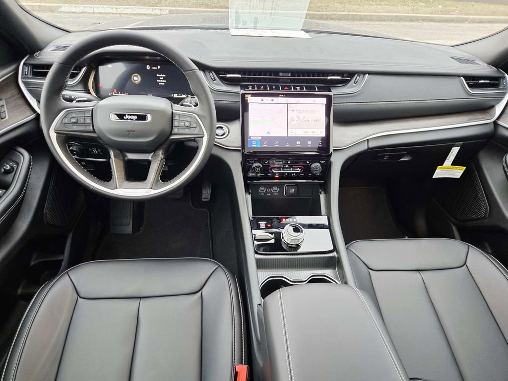 New 2025 Jeep Grand Cherokee Limited image 10