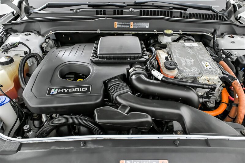 Used 2019 Ford Fusion SE FWD image 14