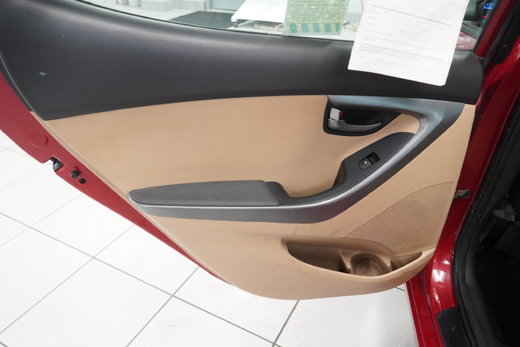 Used 2013 Hyundai Elantra GLS FWD image 24
