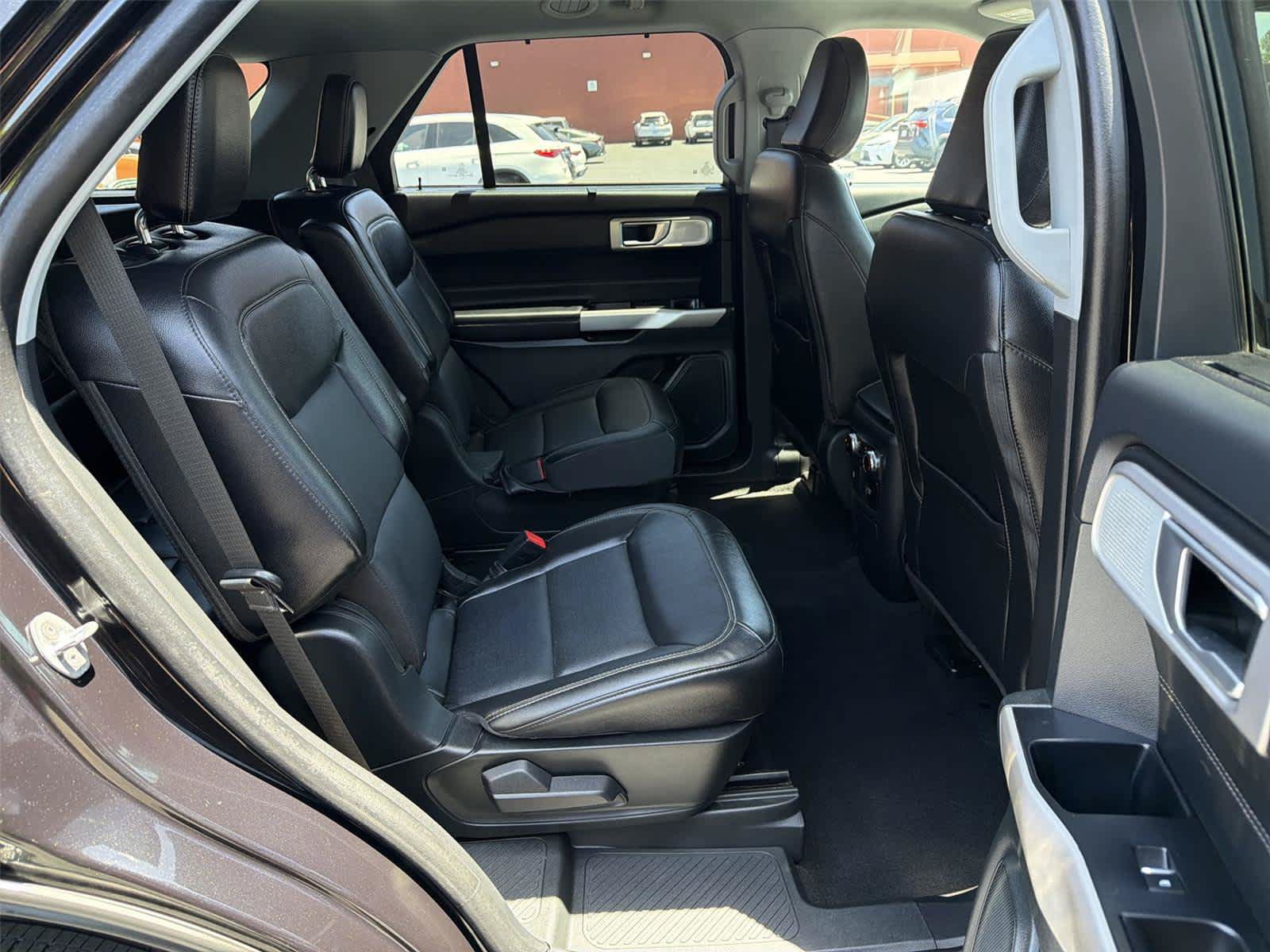 Used 2023 Ford Explorer Limited w/ Limited Technology Package AWD/4WD image 14