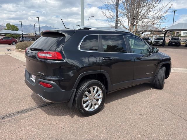 Used 2015 Jeep Cherokee Limited w/ Luxury Group AWD/4WD image 9