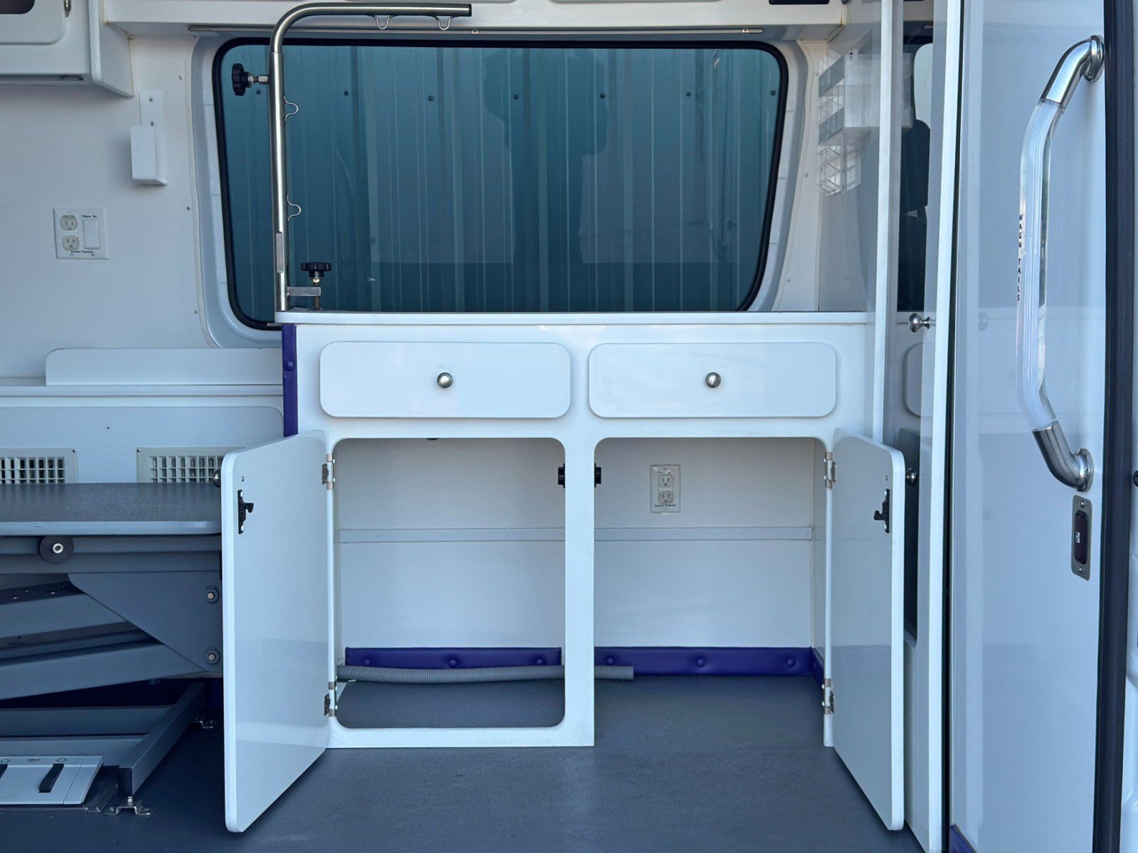 Used 2023 Mercedes-Benz Sprinter 3500 w/ Acoustic Package image 60