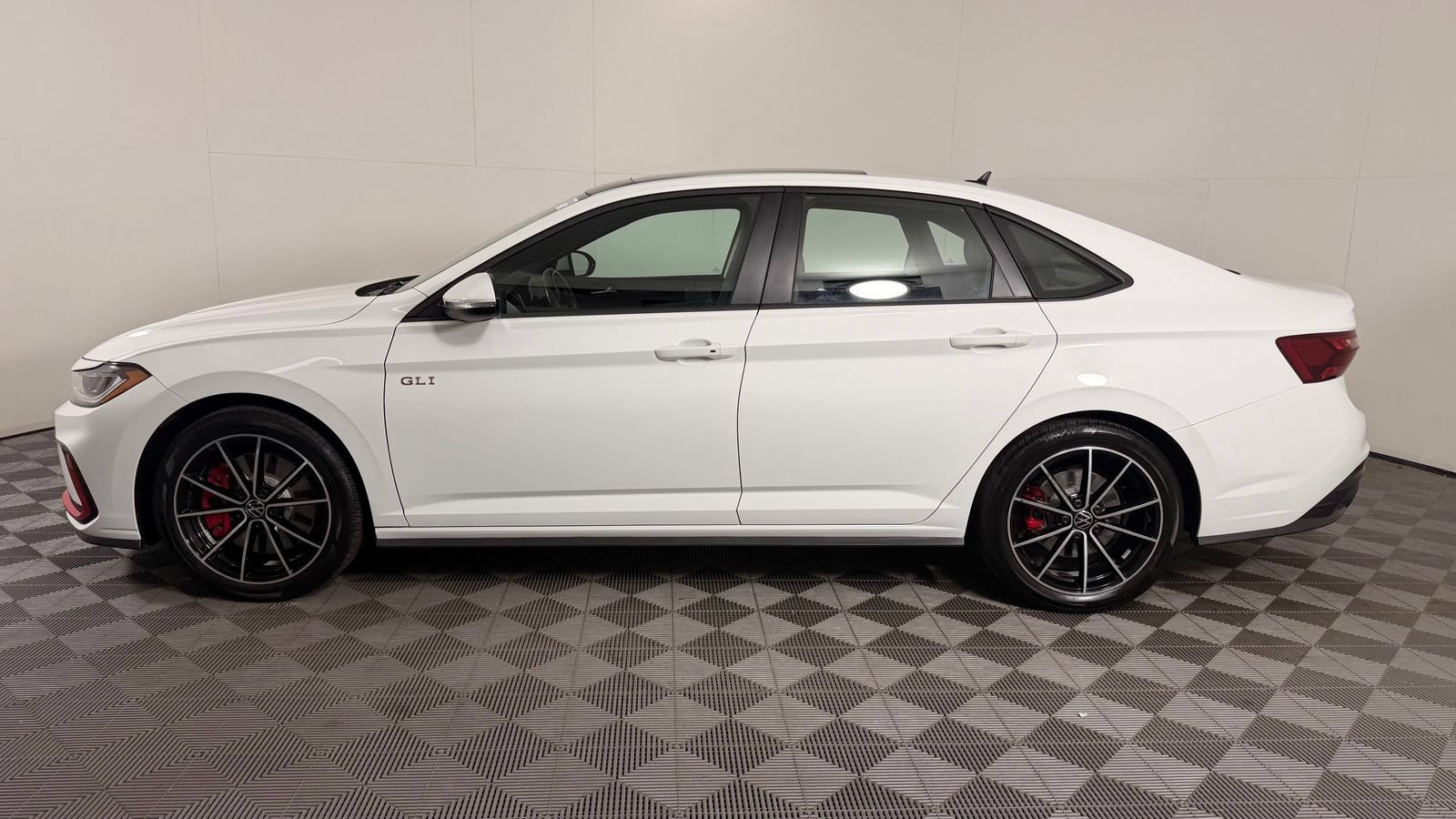 Used 2025 Volkswagen Jetta GLI Autobahn FWD image 5