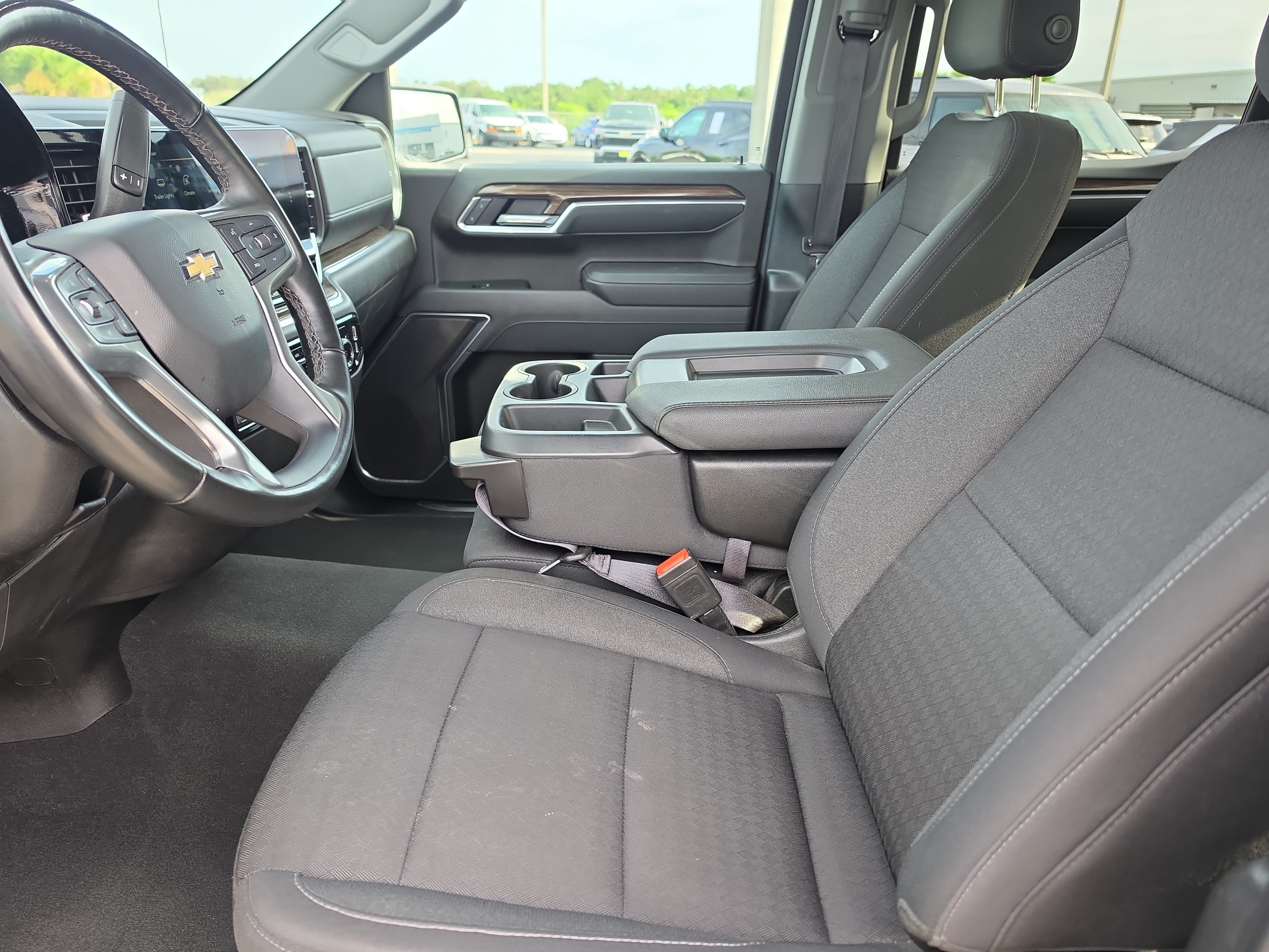 Certified 2025 Chevrolet Silverado 1500 LT RWD image 15