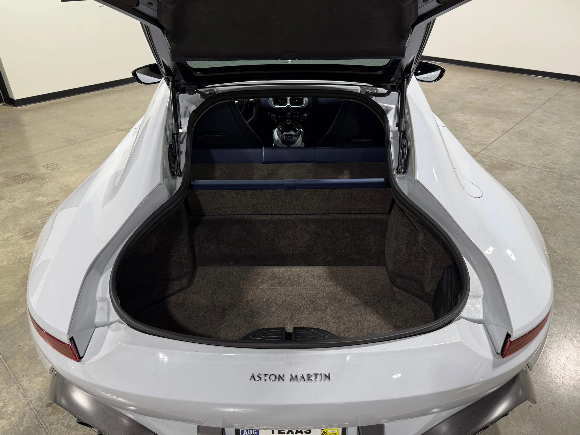 Used 2020 Aston Martin V8 Vantage Coupe image 51