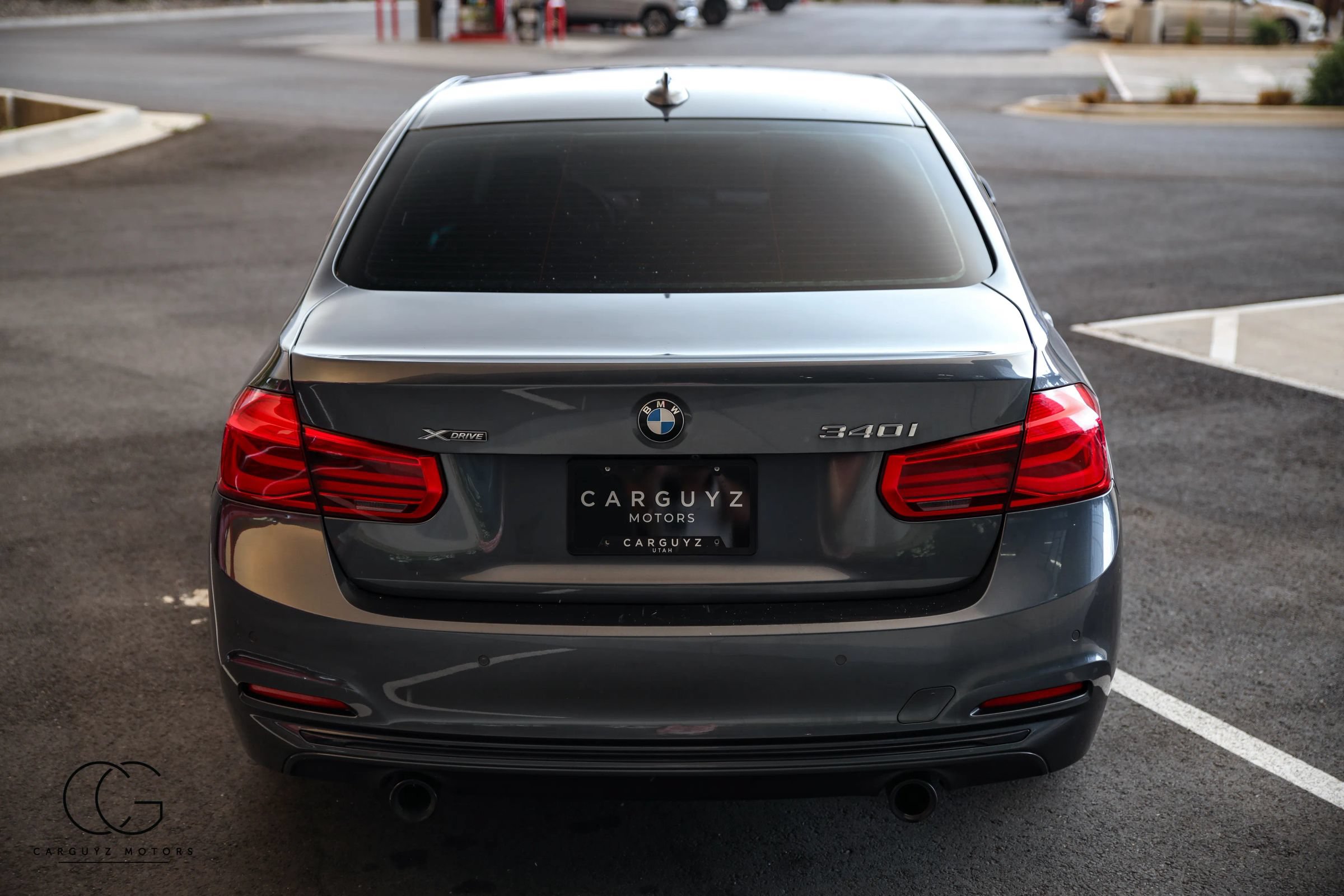 Used 2017 BMW 340i xDrive Sedan AWD/4WD image 11