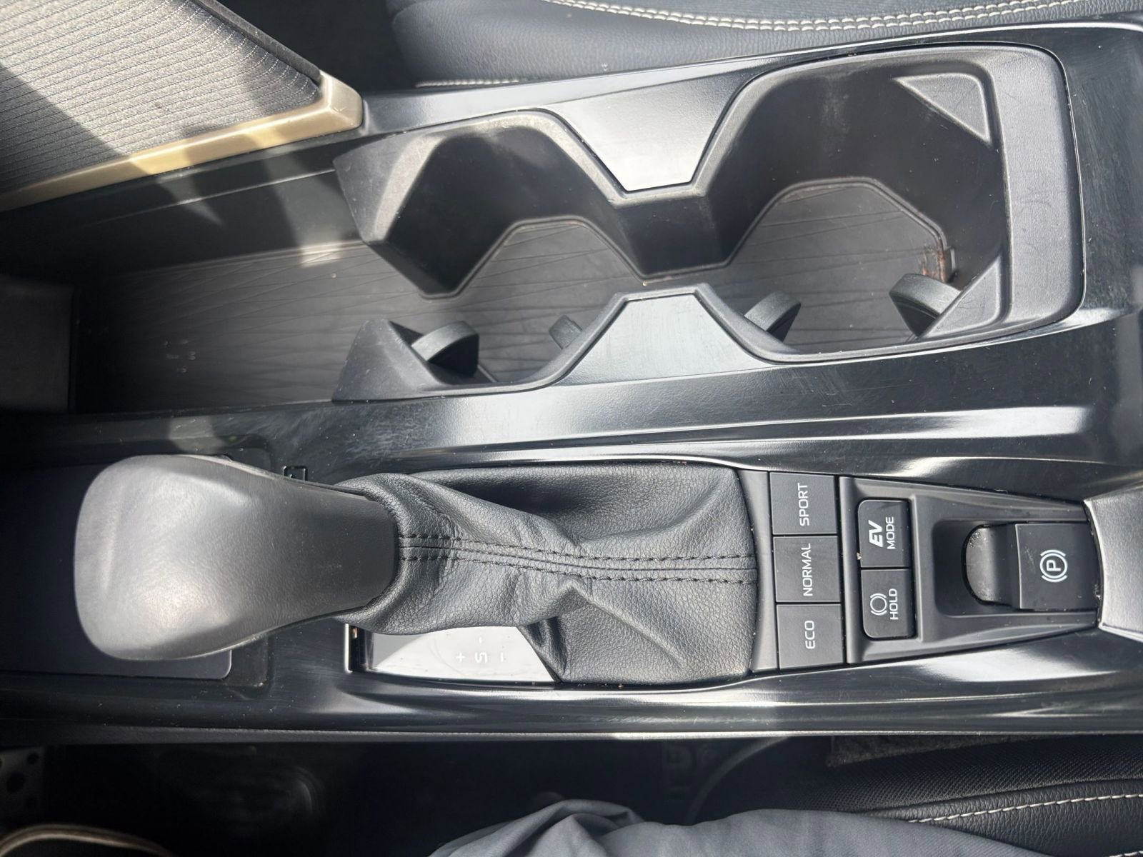 Used 2025 Toyota Camry SE image 39