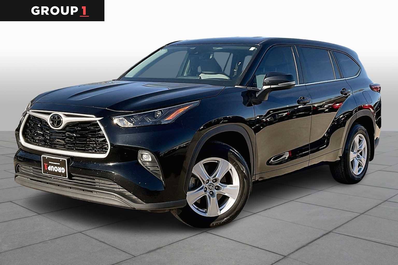 Used 2023 Toyota Highlander LE