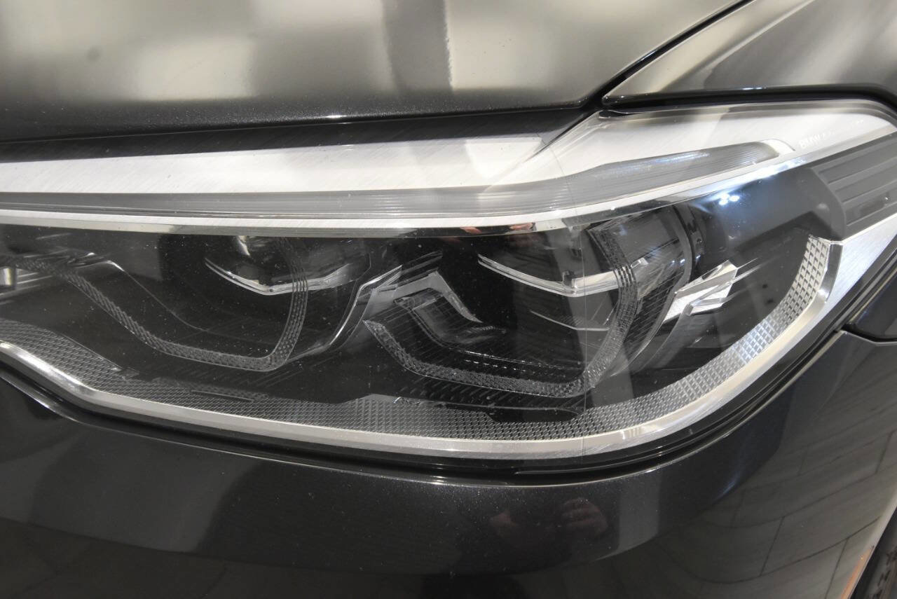 Used 2020 BMW M550i xDrive w/ Executive Package image 9