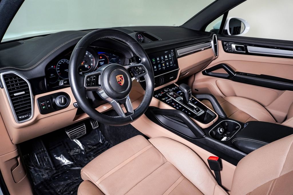 Certified 2023 Porsche Cayenne S Platinum image 4