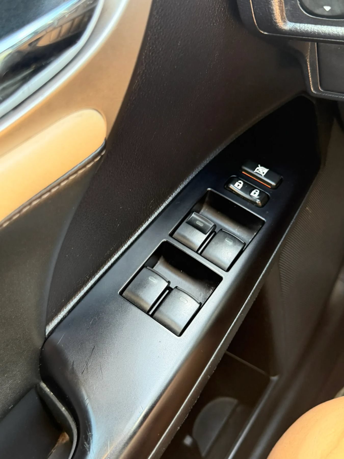 Used 2015 Lexus CT 200h FWD image 27