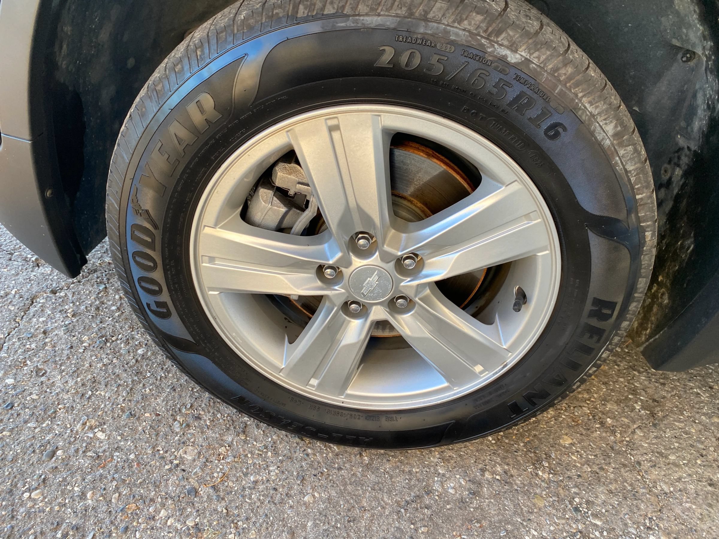 Used 2021 Chevrolet Trax LT AWD/4WD image 23