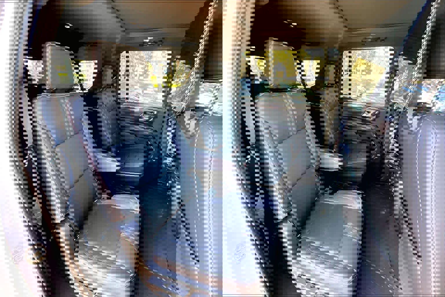 Used 2021 Chevrolet Suburban RST w/ Luxury Package image 20